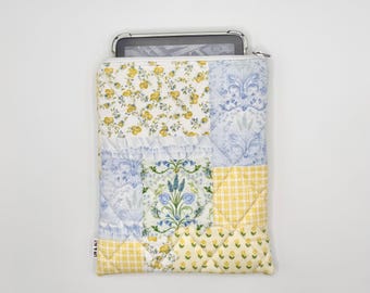 Funda acolchada para tableta, iPad y lector electrónico // Patchwork amarillo y verde