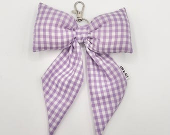 Charm para bolso con lazo hinchado // Cuadros morados