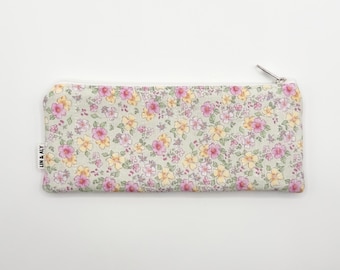 Small Quilted Zipper Pouch / Pencil Pouch / Sunglass Case || Spring Flowers