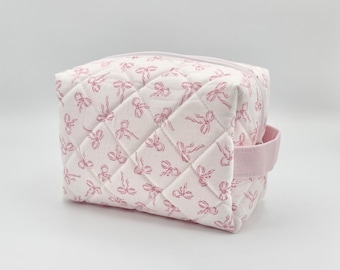 Bolsa de cosméticos acolchada con forma cuadrada // Lazos rosas pequeños