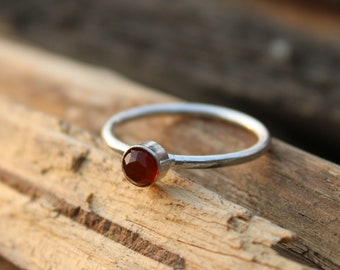 Handmade 925 Silver Red Garnet Ring - Round Cut Stone