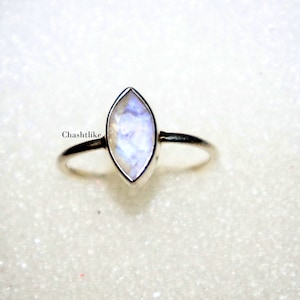 Natural white Rainbow Moonstone Ring - Moonstone Ring -925 Silver Ring - Birthstone Ring - Handmade Moonstone Stone Silver Ring - gift Ring