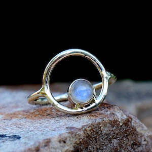 Natural white Rainbow Moonstone Ring - Moonstone Ring -925 Silver Ring - Birthstone Ring - Handmade Moonstone Stone Silver Ring - gift Ring