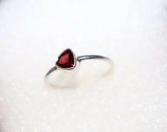 Red Garnet Ring - 925 Silver Garnet Ring - Garnet Ring - Handmade Garnet Cut Stone jewelry - January Birthstone Ring - Silver jewelry