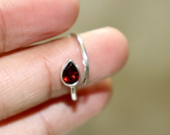 Natural Red Garnet Ring - Garnet Cut Stone Ring - 925 Silver Ring - Birthstone Ring - Handmade Adjustable Silver Ring - Garnet gift Jewelry