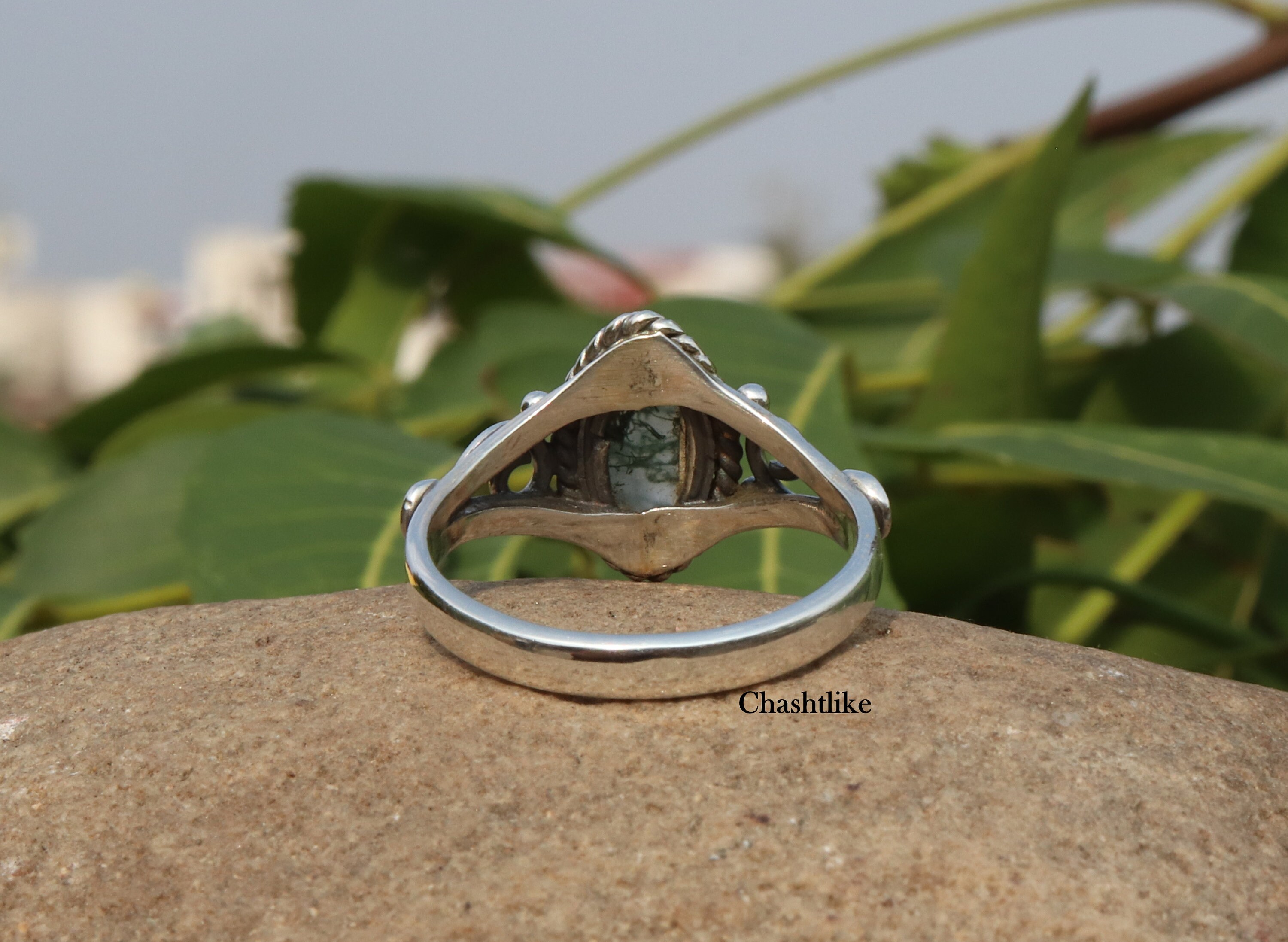 ハンドメイドモスアゲートリング：925シルバーベゼル、マーキス