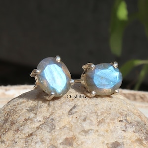 Labradorite Stud Earrings - Labradorite Handmade 925 Silver Earrings - Gemstone Stud - Gift to her - Labradorite Earrings for wedding