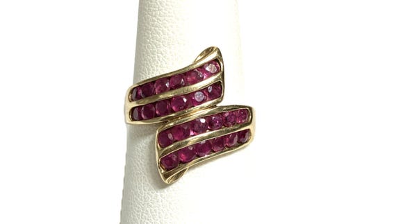 Vintage 14K Gold Ruby Ring: 1.5ctw July Birthston… - image 4
