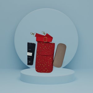 Pochette téléphone bandoulière fait main, en tissus japonais, divers motifs, et colories, 100% coton. Petit sac a main, multiusages. image 1