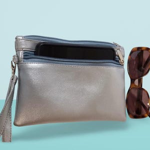 Bolso, cartera, modelo teléfono móvil, en símil piel color oro, oro plata. Hecho a mano.