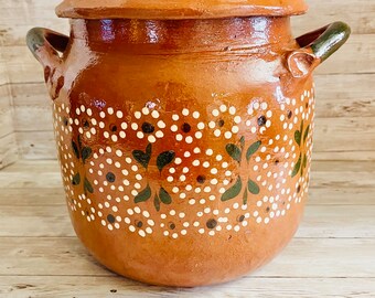 Olla de Barro Decorada con Tapa Clay Pot with lid Fits Up 128 Fluid Ounces Terracota Pot