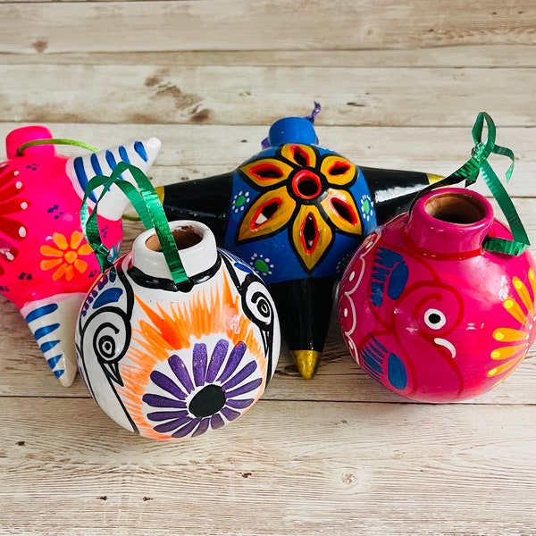 Mexican Handpainted Clay Christmas Ornaments Esferas Navideñas de Barro Mexicanas