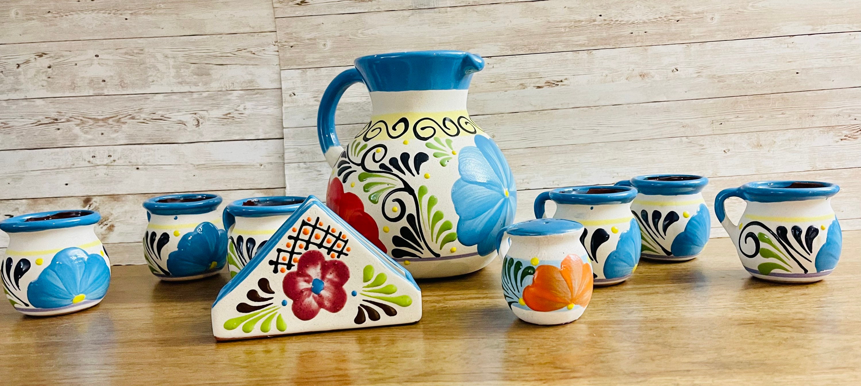 Hand Blown Spanish Sangria Pitcher with Handle, Mexican Water Jug Glass  with Confetti Rock Design (84 oz)