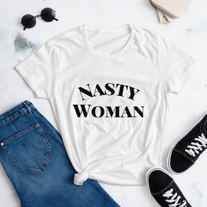 Mulheres desagradáveis! Camiseta feminina estampada.
