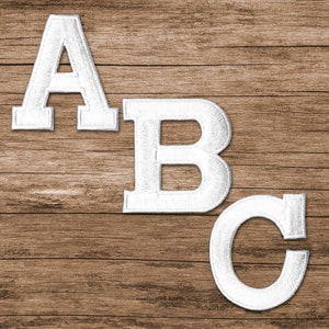 Parches de letras / Apliques de parches de letras de 2" bordados para planchar / Letras iniciales en negro, dorado y blanco - Ideales para personalizar prendas