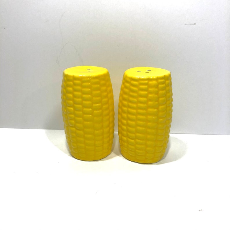 Beautiful corn salt and pepper shakers