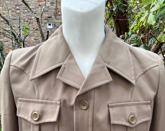 Stylish 1970s, Beige, Funky Single Breasted 2 Piece Safari Style Suit. By Selfridges Of Oxford 40".