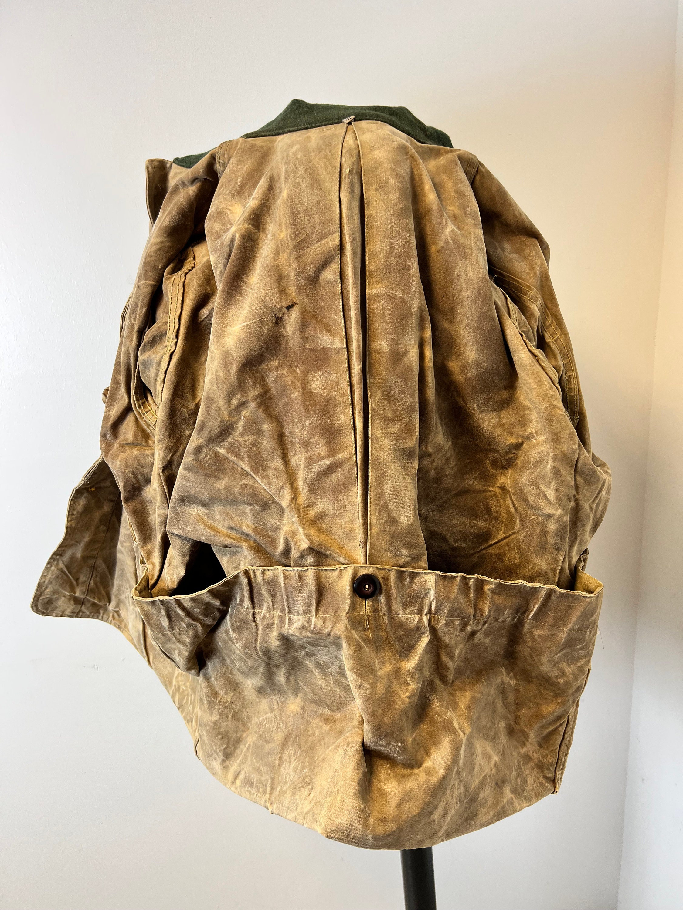 Vintage Filson Tin Cloth, Paraffin Waxed Jacket. Size 42 Workwear, Chore,  Shooting, Hunting Jacket. 