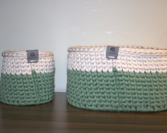 Medium Waistcoat Crochet Oval Basket with hand-stained Wood Bottom