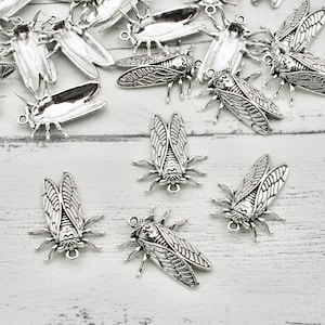 5 Cicada Metal Charms, Cicada Bug, Bug Craft, Bug Charms, Insect Charms, Insect Art, Insect Jewellery, Craft Supplies