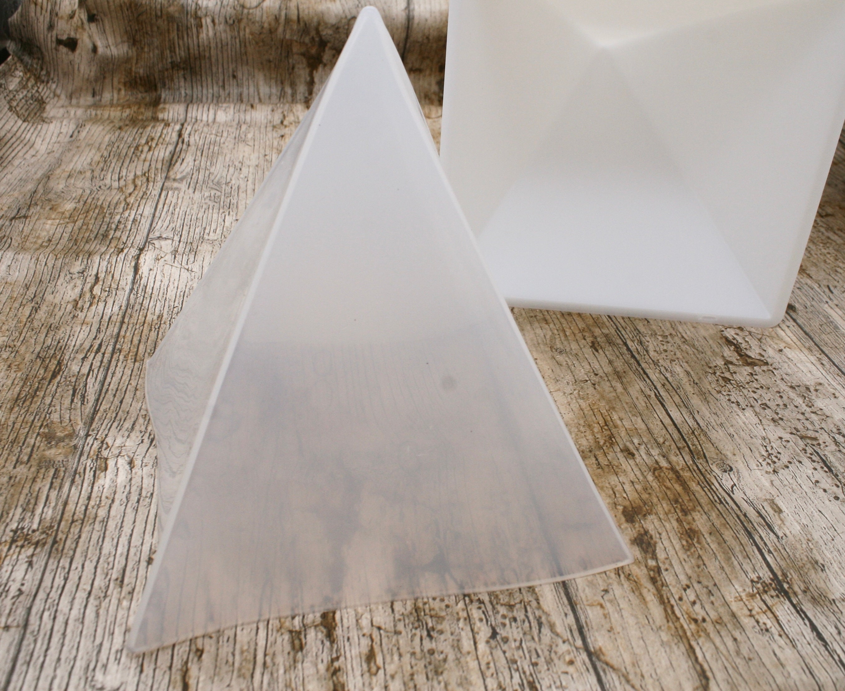 LET'S RESIN Pyramid Molds for Resin,large Silicone Pyramid Molds for DIY  Orgonite Orgone Pyramid, Home Decoration height:15cm/5.9inch 