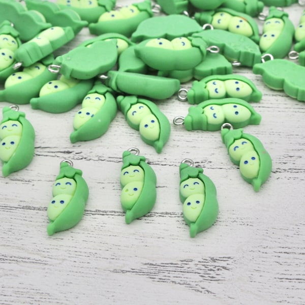 2 x Peas in a Pod Charms, Jewellery Making, Craft Supplies, Pea Charms, Pea pod Charms, Jewellery Findings, Pendant, Cute Green Pea charms