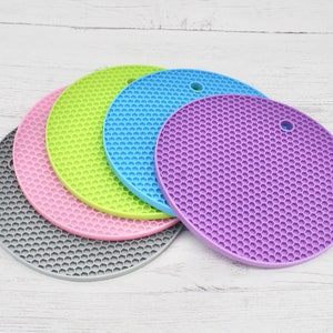HiGift 4 Pack Silicone Mats for Crafts, Silicone Sheet for Crafts Resin Jewelry Casting Mat Pad, Waterproof Nonstick Heat-Resistant, Blue, Pink, Purpl