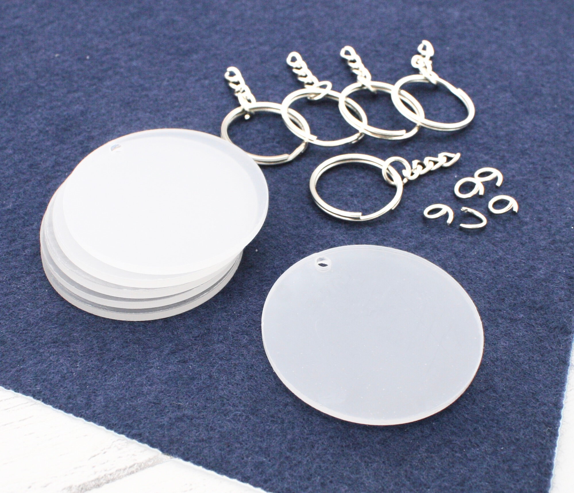 Blancs en acrylique ronds transparents avec chaînes de porte-clés Silver  Ton, ensemble de disques circulaires transparents, porte-clés à anneau  fendu, flans de porte-clés, flans en acrylique -  France