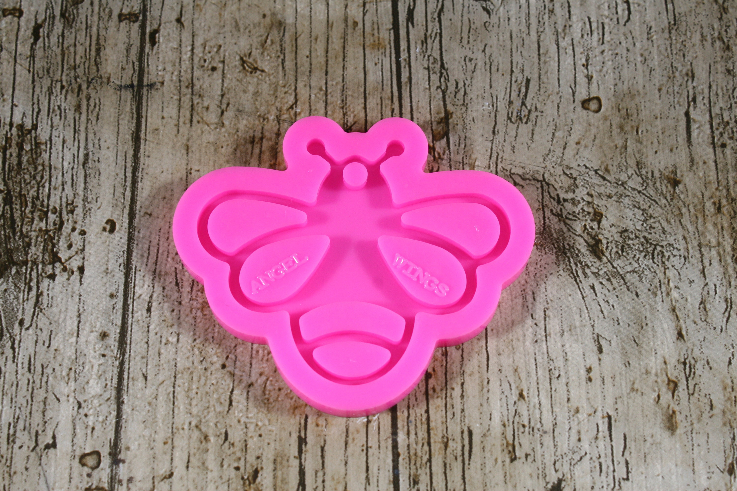 Angel Wings Super Glossy Bee Honeycomb Shape Keychain Silicone Mold Resin Craft Silicone Mould DIY Necklace Pendant Jewellery Making Mold