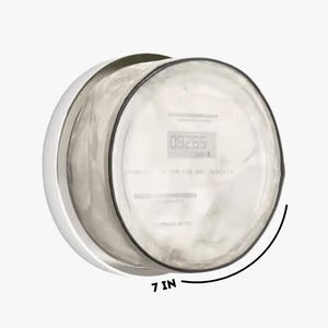 Puede incluir: Un contador eléctrico blanco con una cubierta de plástico transparente. El contador muestra 09265 kWh. El contador tiene un diámetro de 7 pulgadas.