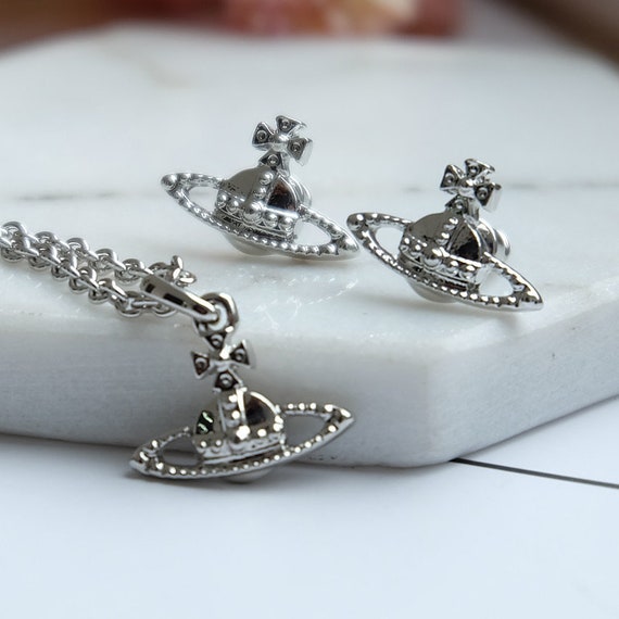 Vivienne westwood saturn sale earrings