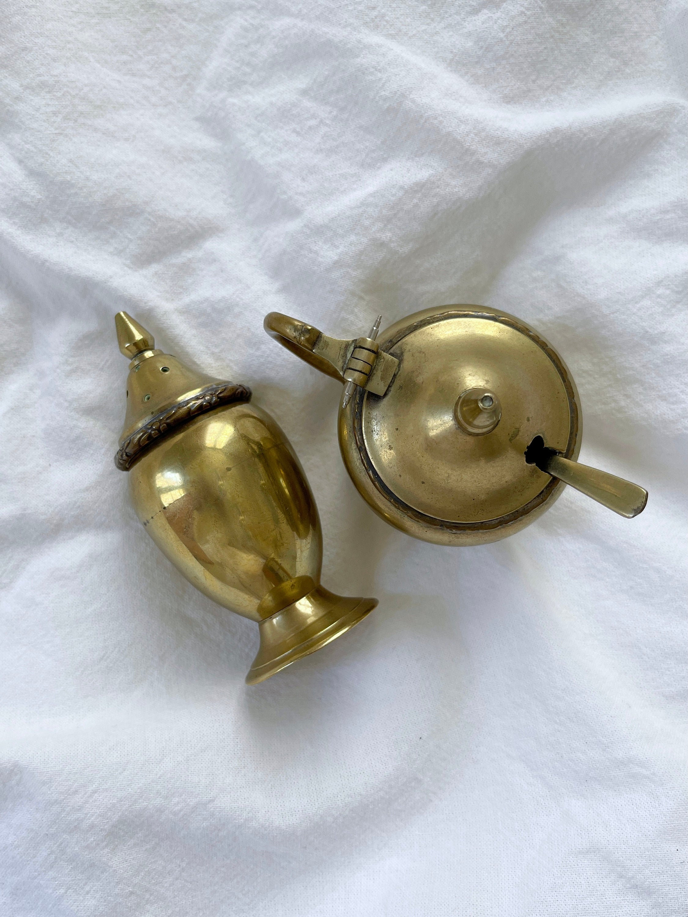 Shakers Vintage Au Sel de Laiton et Poivre. Cadeau Ménage. Emballage Cadeau Personnalisé. Ménage @ M