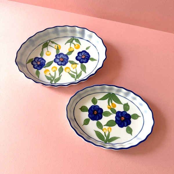 2 Vintage Small Pie Baking Dishes. Movitex Porcelain Oven Dishes. Valentine's Day Gift @ Medowski Paris