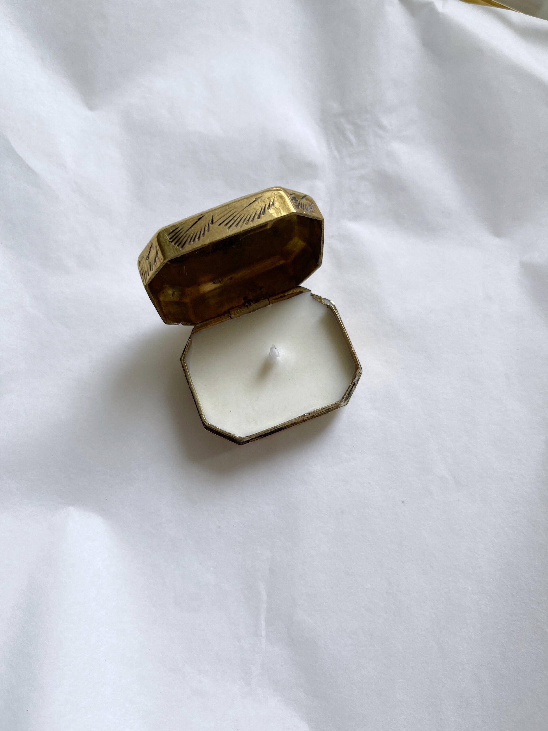 Bougie de Cire Soja Versée à La Main Dans Un Étui Pilules en Laiton Vintage. Cadeau Ménage. Emballag