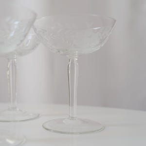 5 vintage crystal glass champagne coupes. Mother's Day gift @ Medowski Paris