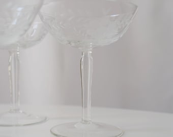 5 vintage crystal glass champagne coupes. Mother's Day Gift @ Medowski Paris
