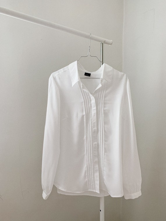 Vintage Flowing White Blouse. Mother's Day Gift - Etsy