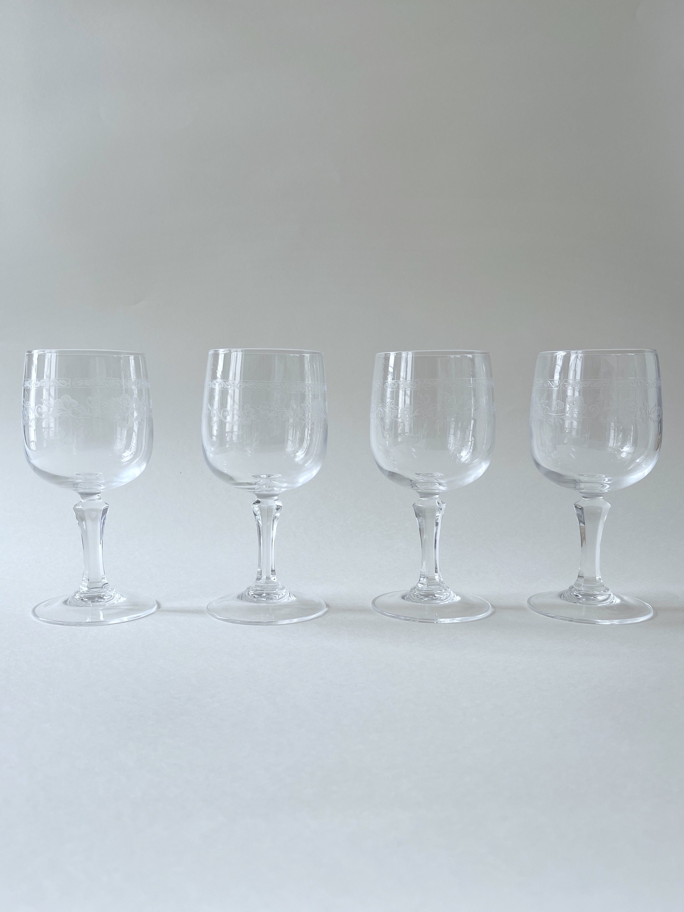 Verres à Vin Vintage. Ensemble de 4. Cadeau Crémaillère. Emballage Cadeau Personnalisé @ Medowski Ac