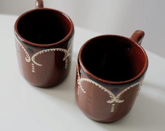 Pair of Vintage Stoneware Mugs. Hand-Painted Brown & White Pattern. Mother's Day Gift @ Medowski Paris