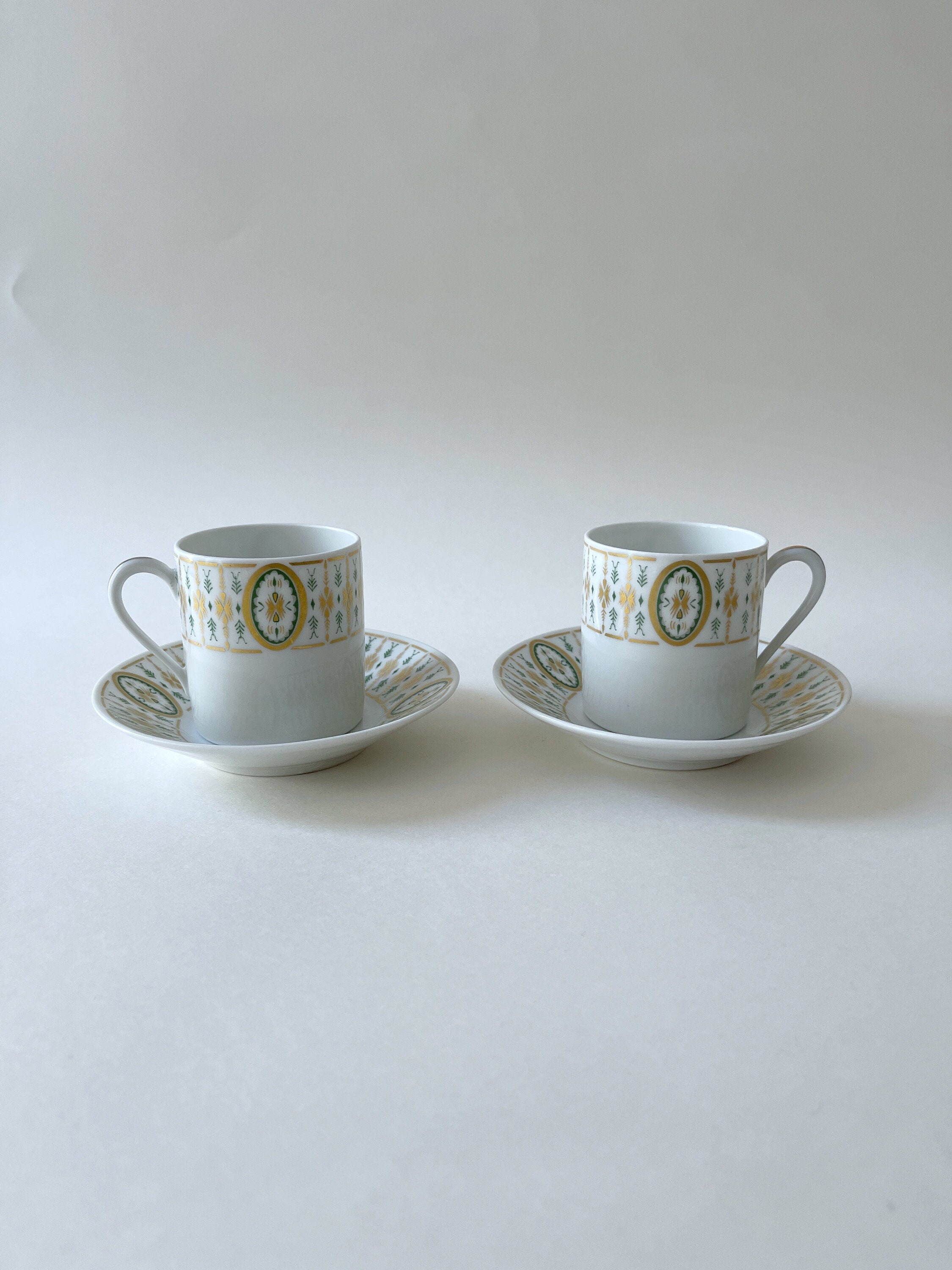 Tasses À Café Et Soucoupes