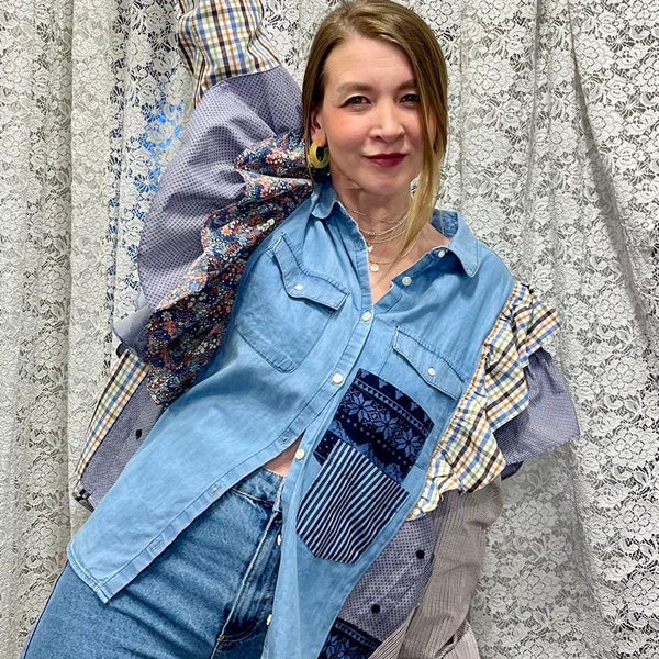 Chemise oversize patchwork upcycled avec volants, Tissu en coton de qualité à carreaux, Unique en son genre OOAK, Vêtements uniques pour femmes, Taille unique M-L