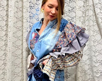 Camicia oversize patchwork riciclato con volant, tessuto di cotone di qualità a quadretti, OOAK unico nel suo genere, abiti unici per le donne, taglia unica M-L