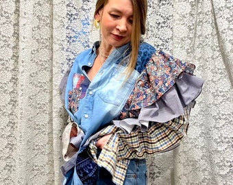 Chemise oversize en patchwork recyclé à volants, Tissu en coton à carreaux de qualité, OOAK unique en son genre, Vêtements uniques pour femme, Taille unique M-L