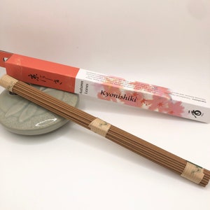 Shoyeido Kyoto Autumn Leaves Japanese Incense | Blend of Sandalwood, Patchouli, and Cinnamon | 8.75 Inches | 35 Sticks