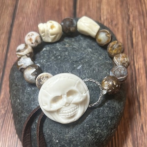 Mens Skull Bracelet, Beaded Mens Bracelet, Button and Leather Closure, Bracelet for him, Brutalist Boho Gothic Bracelet, Unisex Bracelet