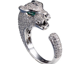 Unique White Diamonds 14 Karat White Gold Panther/Leopard Ring 2 Oval Shaped Emeralds 0.50 Carats CGL certificate Emerald and diamond ring