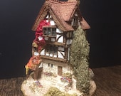 1987 Lilliput Lane Collectibles Four Seasons Cottage with Original Box, Deed, and collectors booklet