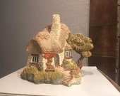 Lilliput Lane Collectible Beehive Cottage - with Deed, booklet, and Original Box
