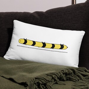Almohada con diseño de abejas largas: divertida almohada decorativa con dibujos de abejorros. Decoración divertida inspirada en la naturaleza para amantes de las abejas y espacios caprichosos.