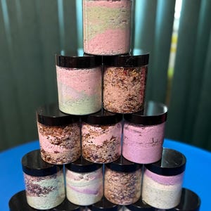 Organic fizzing Bath Salt  in a 8 ounces Jar